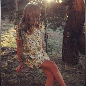 Lulus Yellow Patterned Shift Dress